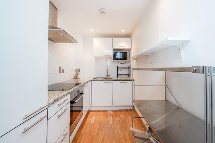 1 bed property in Saffron Hill, London